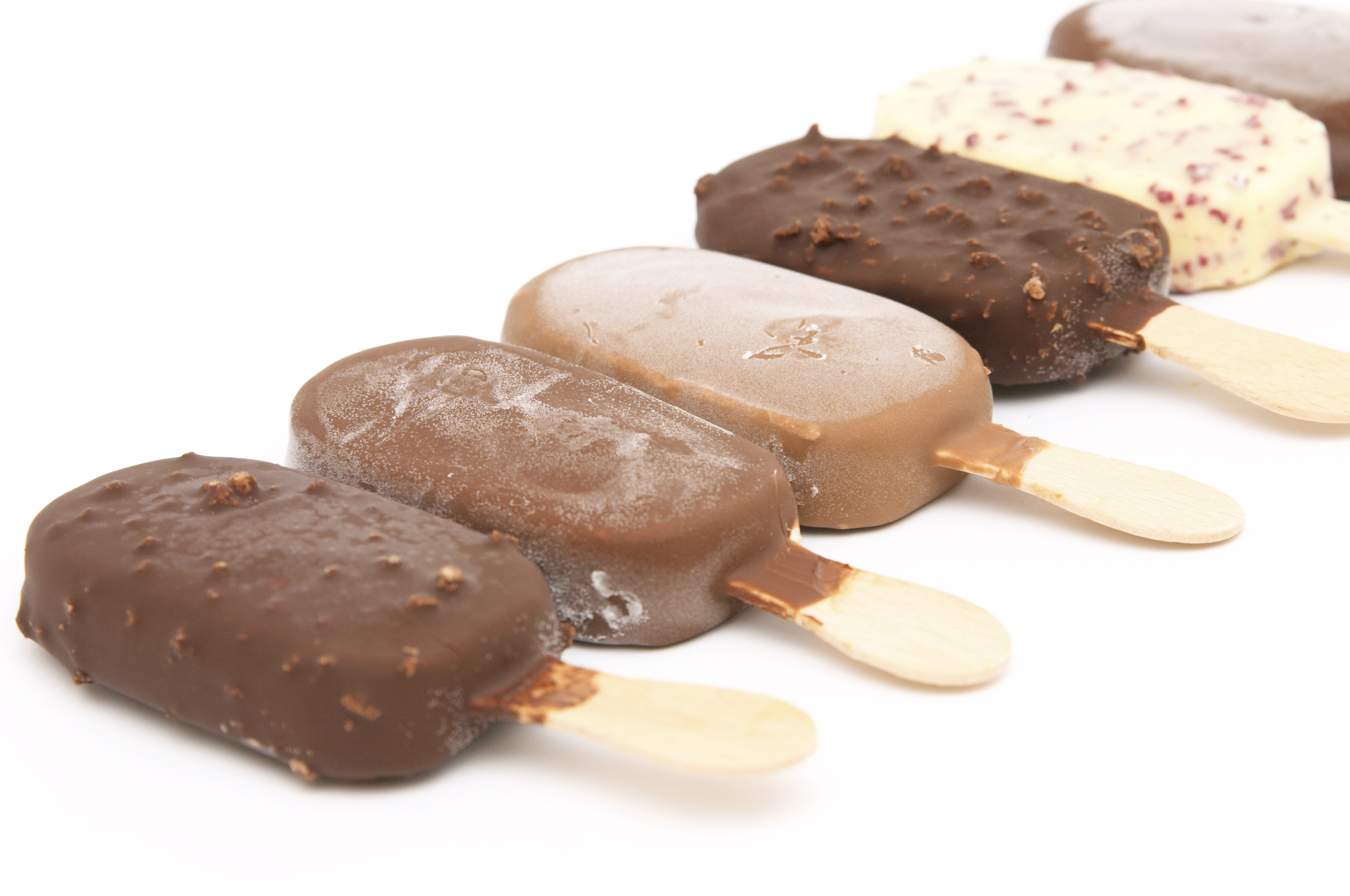 3 1/2 Bowtie Ice Cream Sticks Case of 5,000ct (Item# PS300)