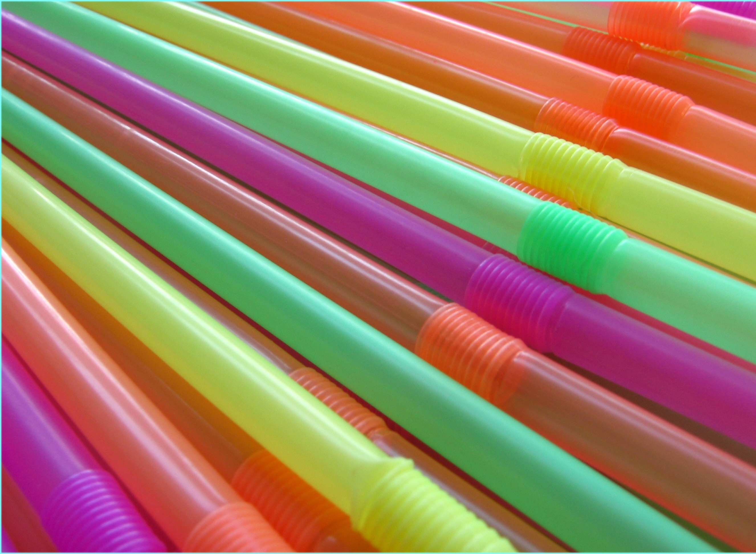 500 ct Bendable Stretchable Individually Wrapped Neon Straws